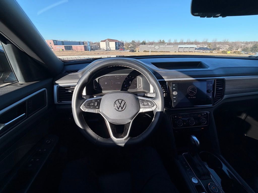 Used 2022 Volkswagen Atlas Cross Sport SE image 13