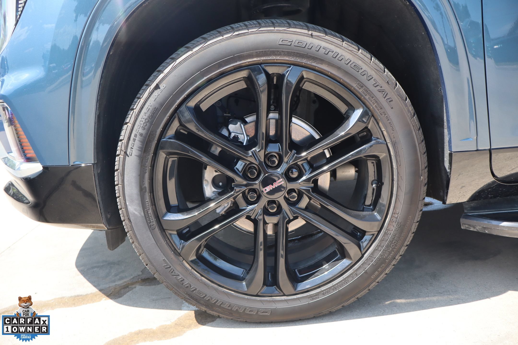 Used 2025 GMC Acadia Denali w/ LPO, Floor Liner Package FWD image 10