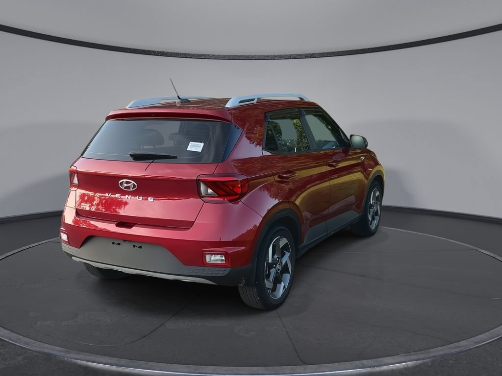 Used 2023 Hyundai Venue SEL FWD image 8