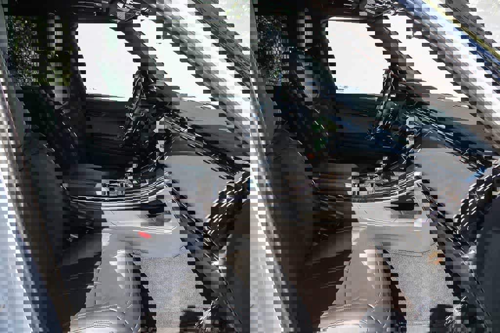 Used 2025 Land Rover Range Rover Sport Dynamic SE image 15