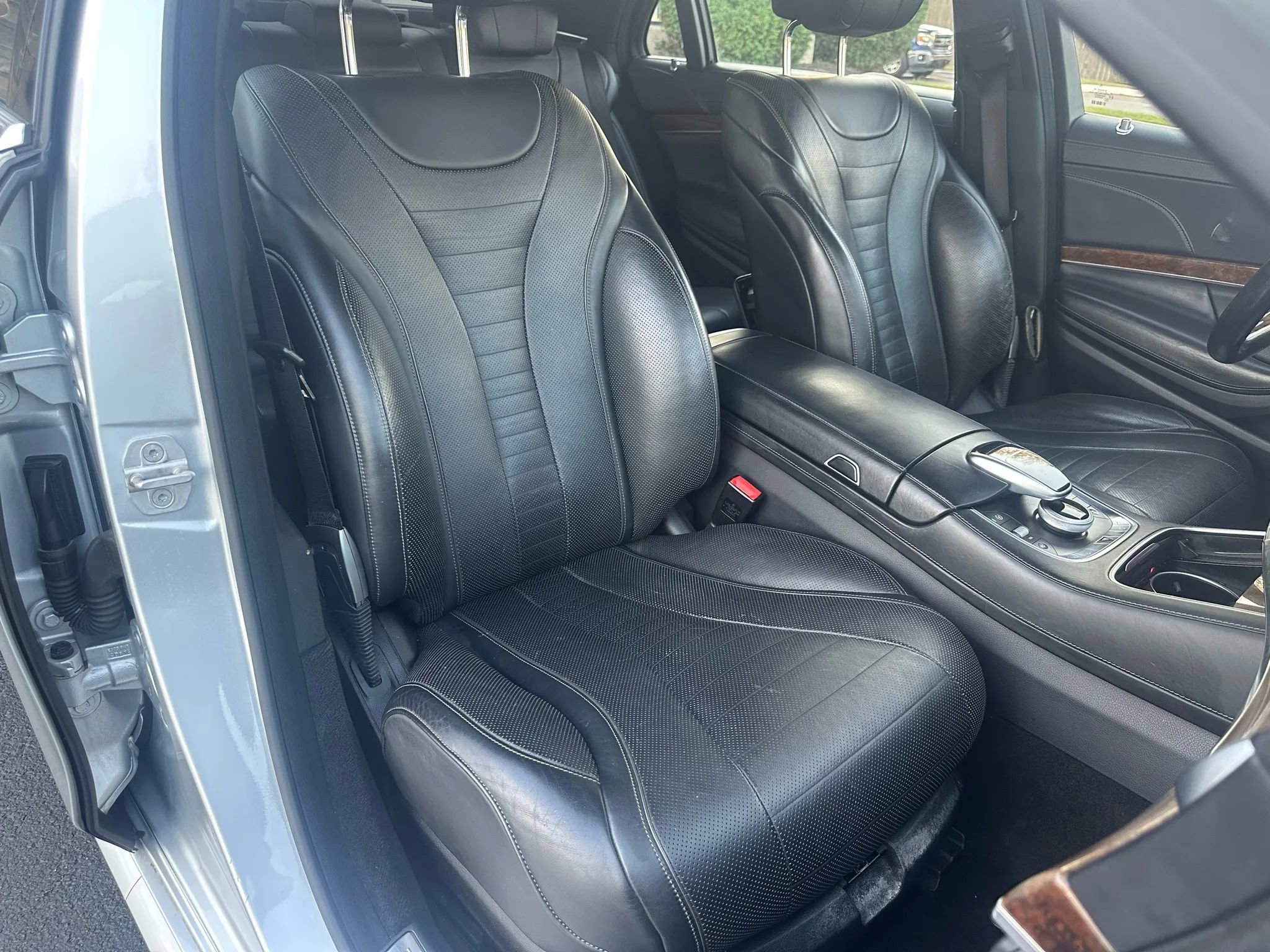 Used 2015 Mercedes-Benz S 550 4MATIC Sedan w/ Sport Package image 33