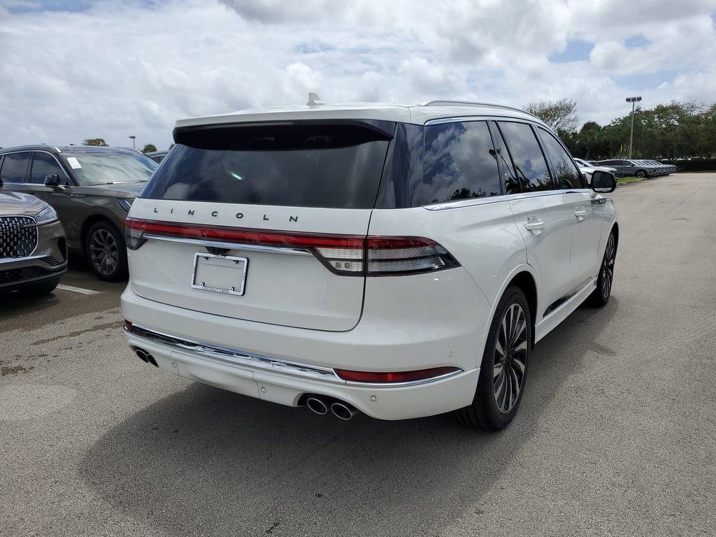Certified 2023 Lincoln Aviator Black Label Grand Touring w/ Class IV Trailer Tow Package AWD/4WD image 5