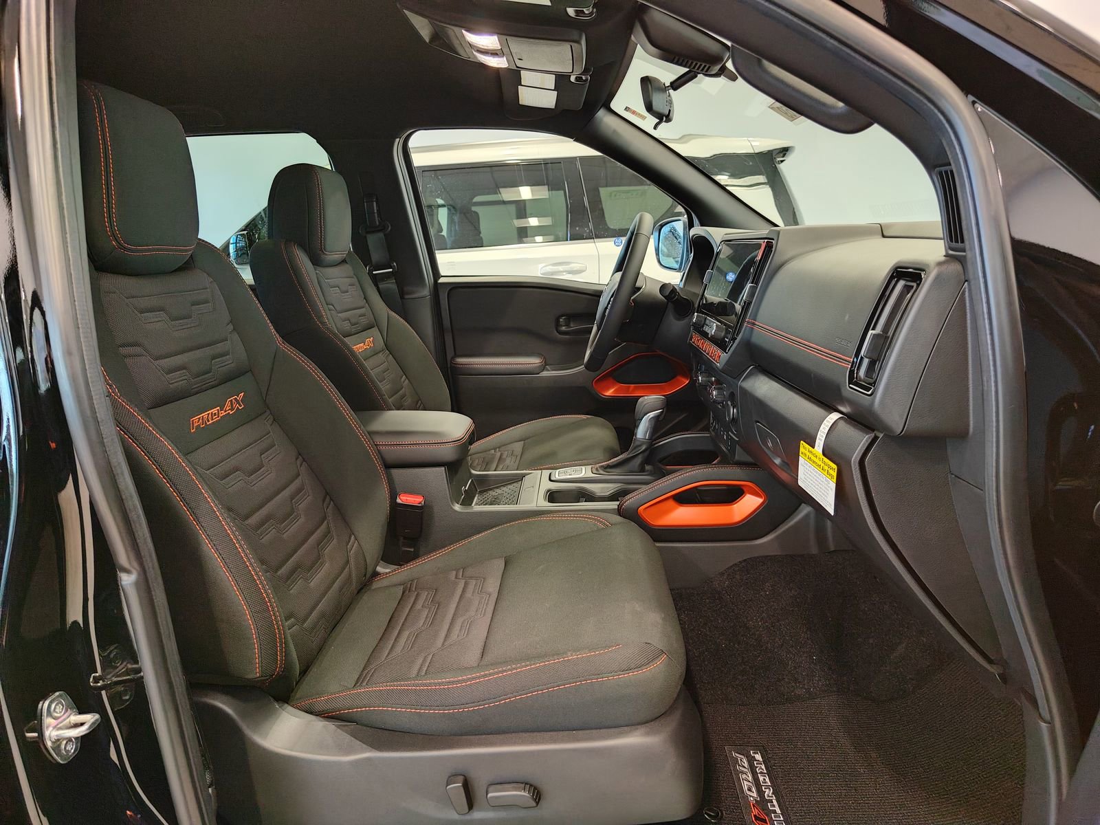 New 2026 Nissan Frontier PRO-4X w/ Pro-4x Convenience Package AWD/4WD image 16