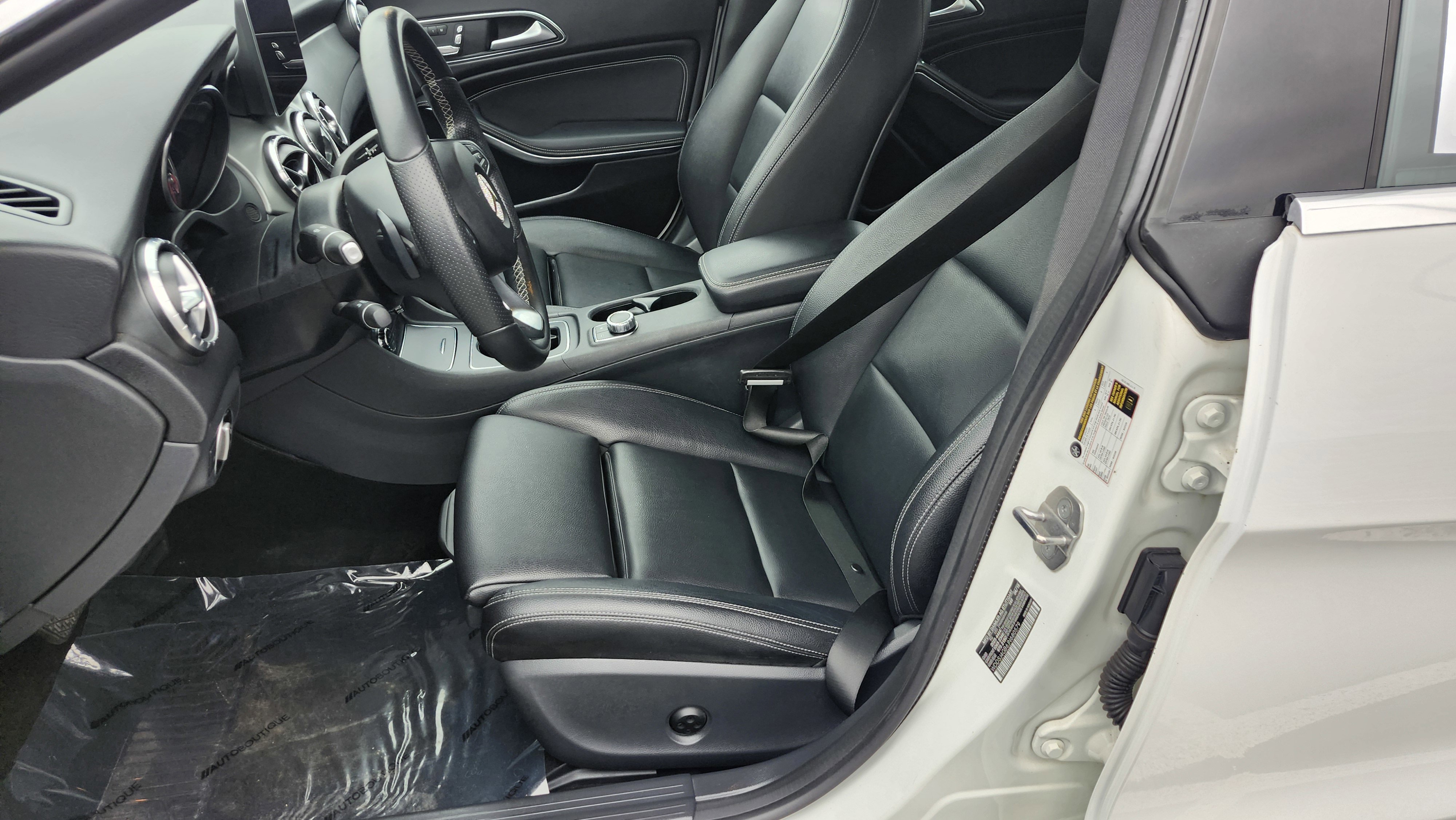 Used 2018 Mercedes-Benz CLA 250 4MATIC image 24