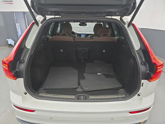 Used 2023 Volvo XC60 B5 Plus image 42