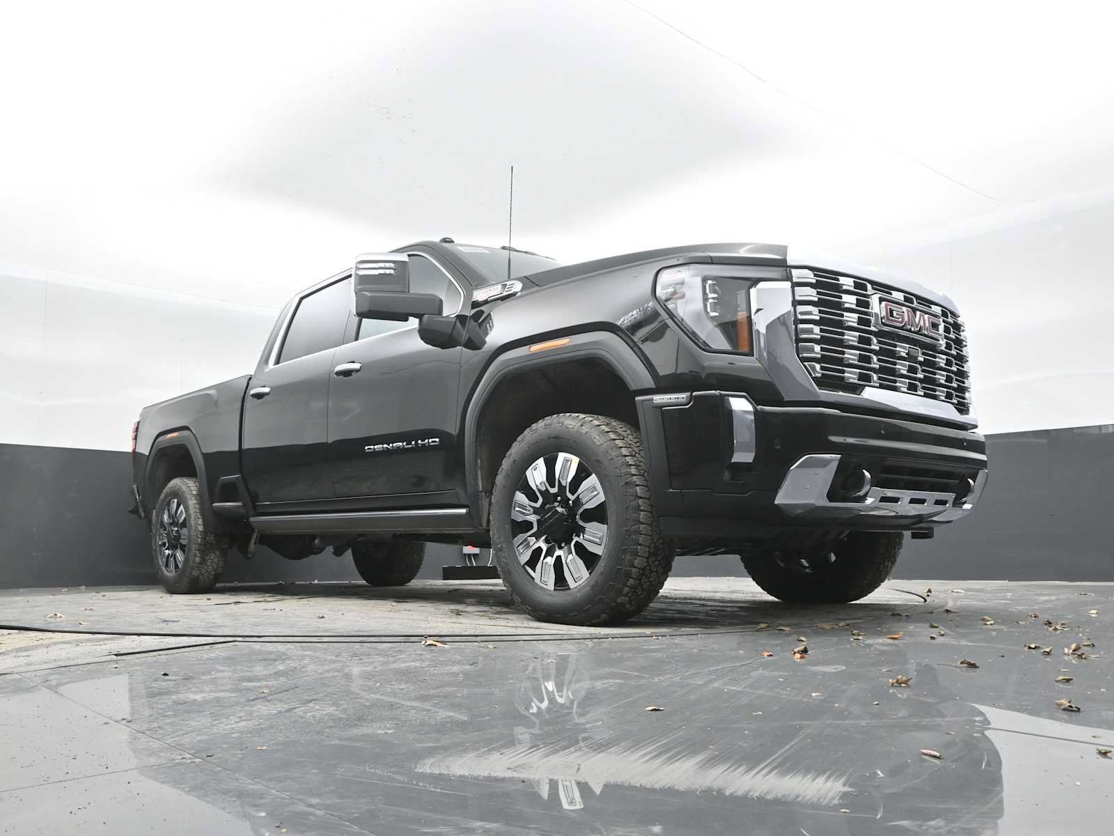 Used 2026 GMC Sierra 2500 Denali w/ Denali Reserve Package AWD/4WD image 43