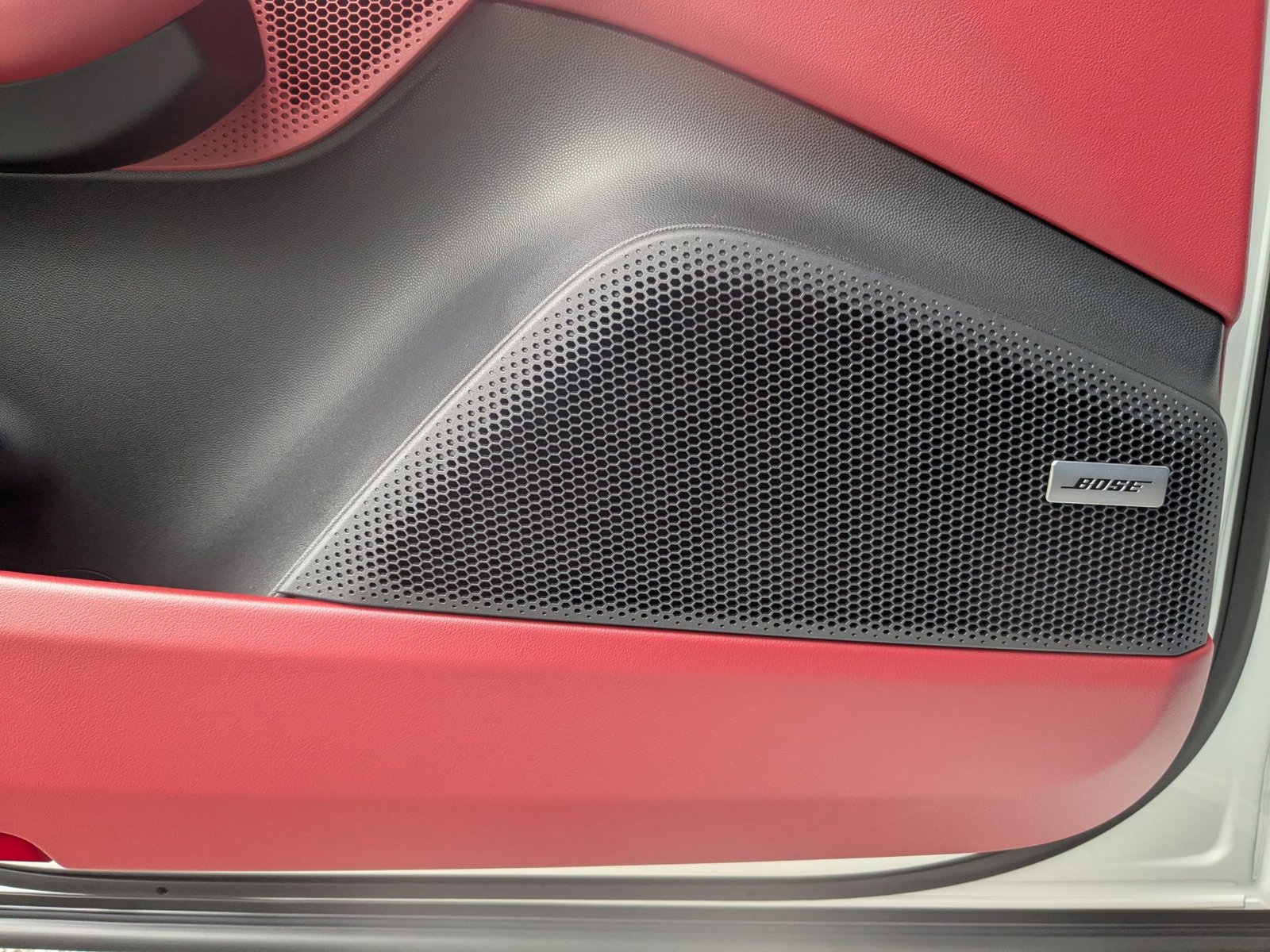 New 2025 Porsche Macan 4S Electric image 13