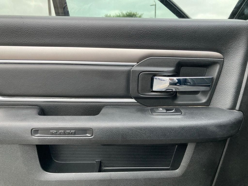 Used 2024 RAM 1500 Warlock RWD image 11
