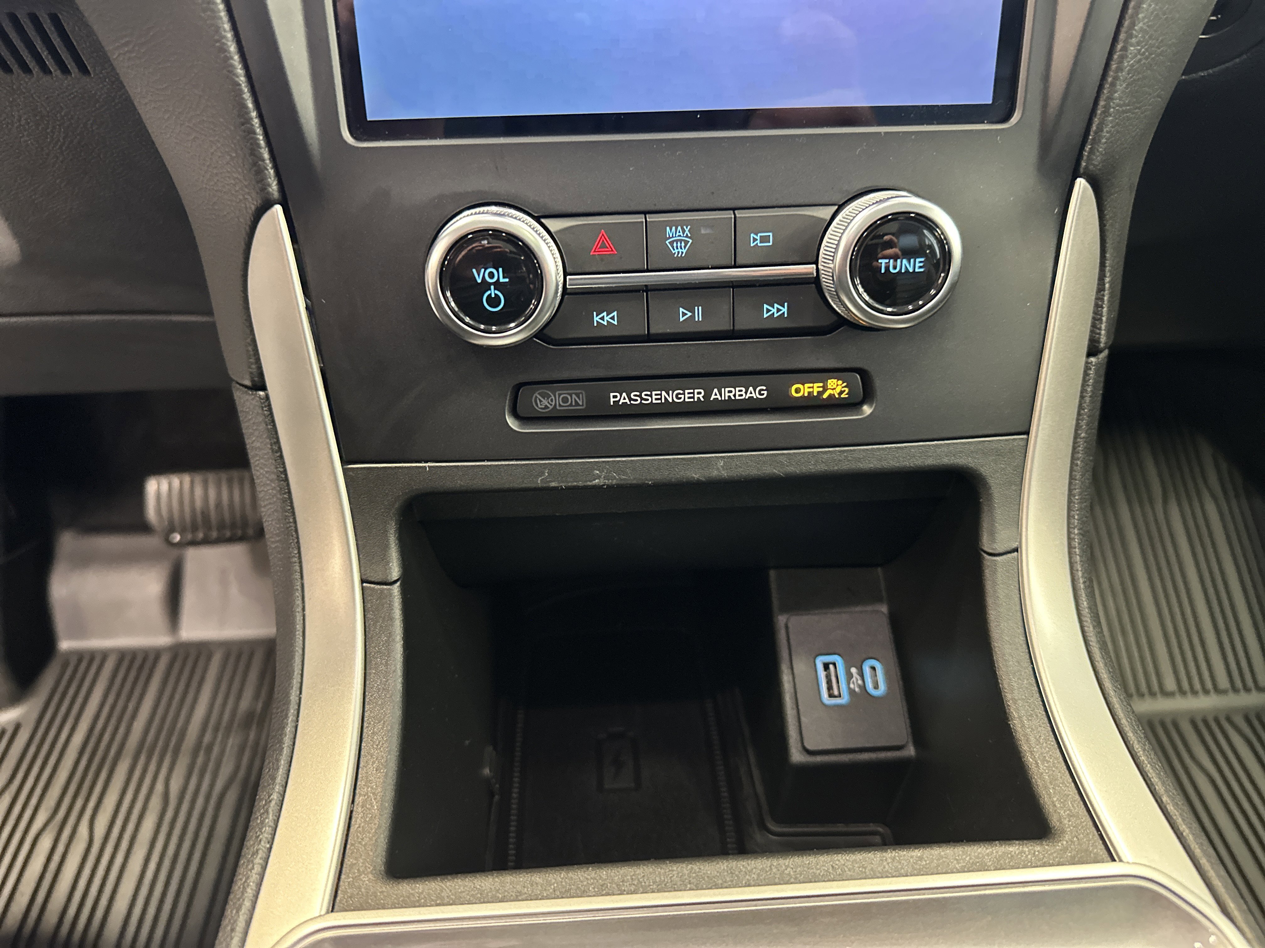 Used 2024 Ford Edge SEL w/ Convenience Package image 32