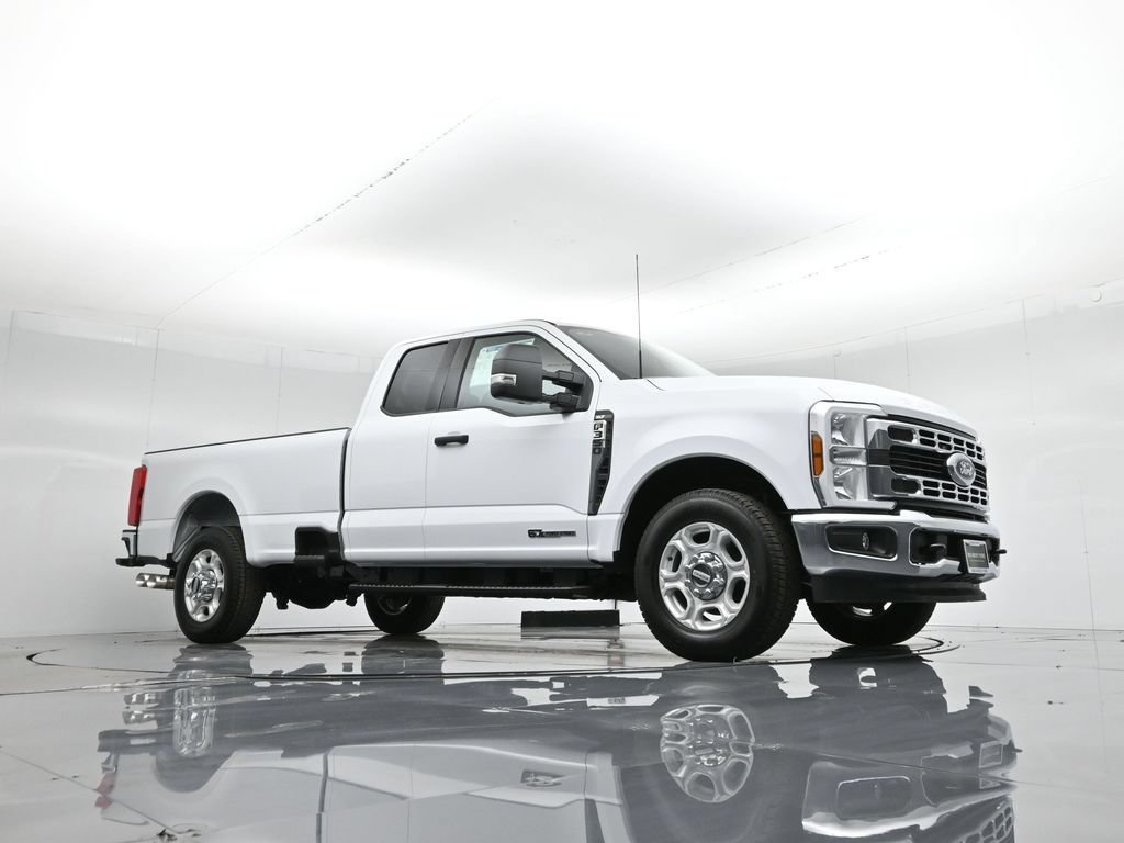 New 2026 Ford F350 XLT RWD image 3