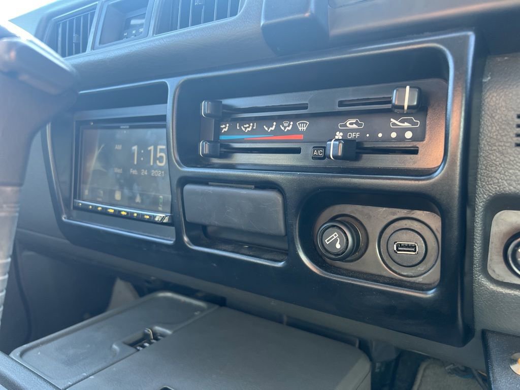 Used 1991 Mitsubishi Other Mitsubishi Models Delica image 9