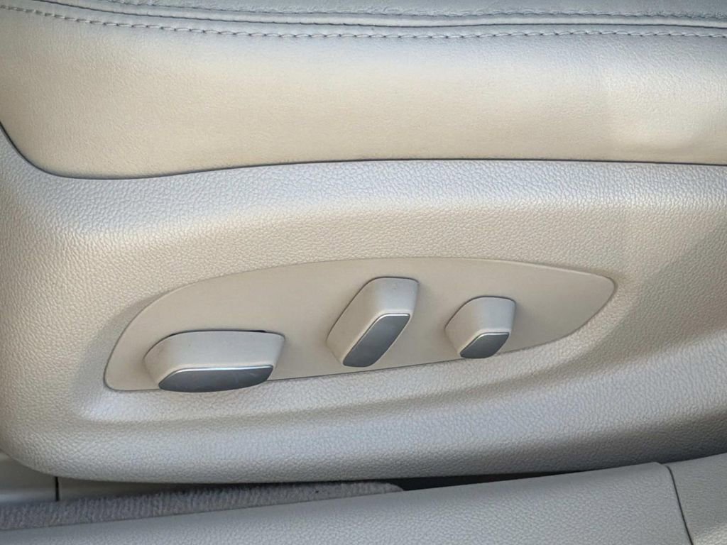 Used 2016 Cadillac XTS Luxury image 21