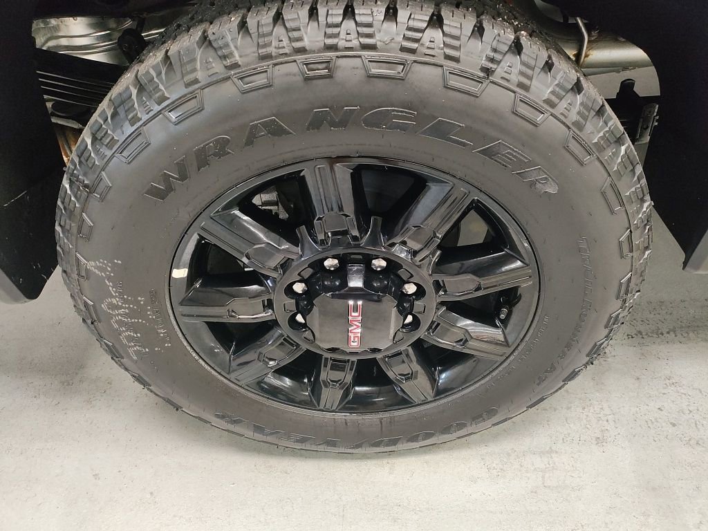New 2026 GMC Sierra 2500 AT4 w/ Technology Package image 3