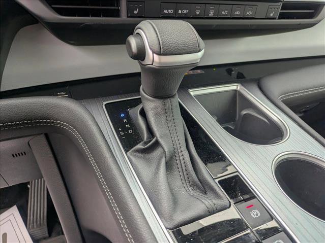 Used 2025 Toyota Sienna XLE image 11