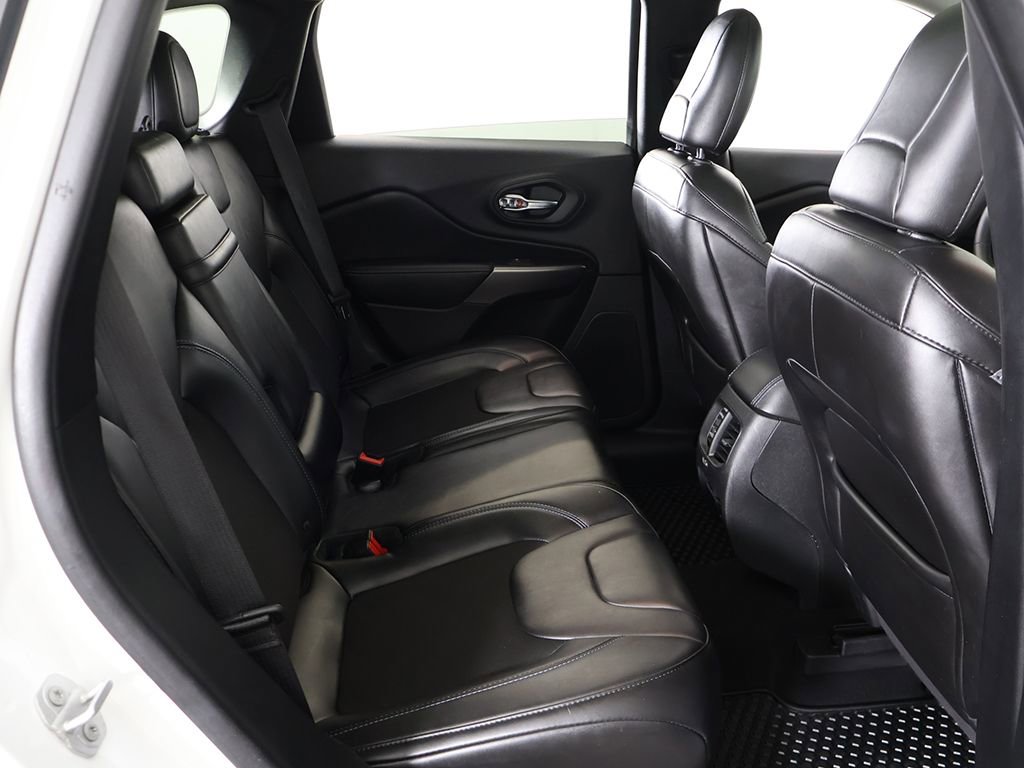 Used 2019 Jeep Cherokee Latitude Plus w/ Comfort/Convenience Group image 36