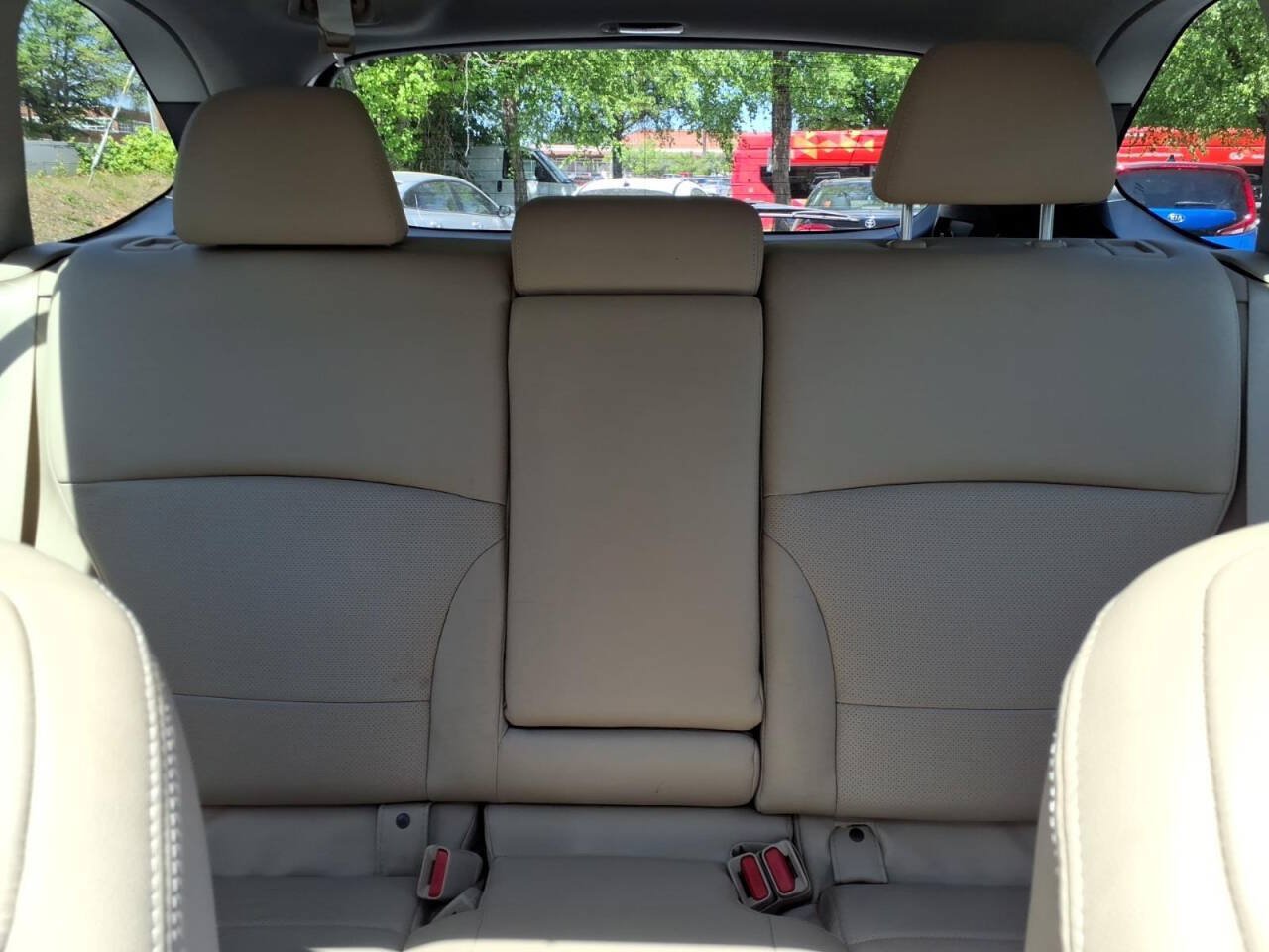 Used 2018 Subaru Outback 3.6R Limited AWD/4WD image 12
