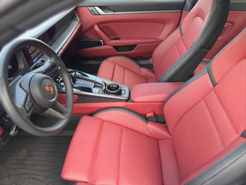Used 2025 Porsche 911 Carrera RWD image 13