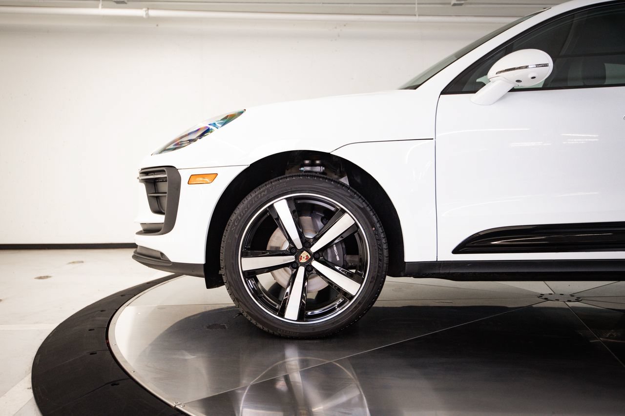 New 2026 Porsche Macan AWD/4WD image 11