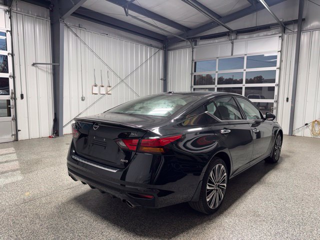 Used 2023 Nissan Altima 2.5 SL AWD/4WD image 14