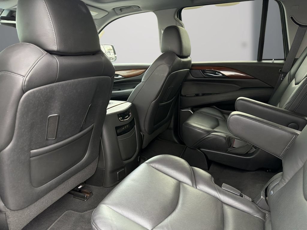 Certified 2020 Cadillac Escalade Luxury RWD image 15