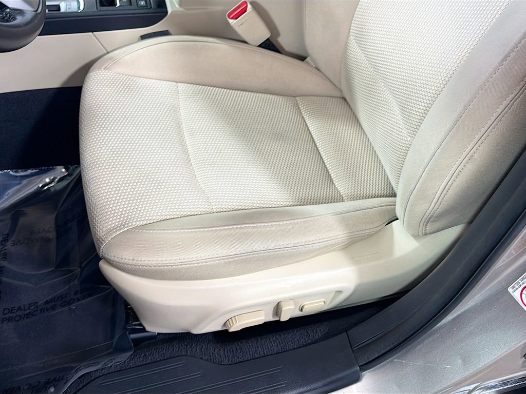 Used 2017 Subaru Outback 2.5i Premium image 19