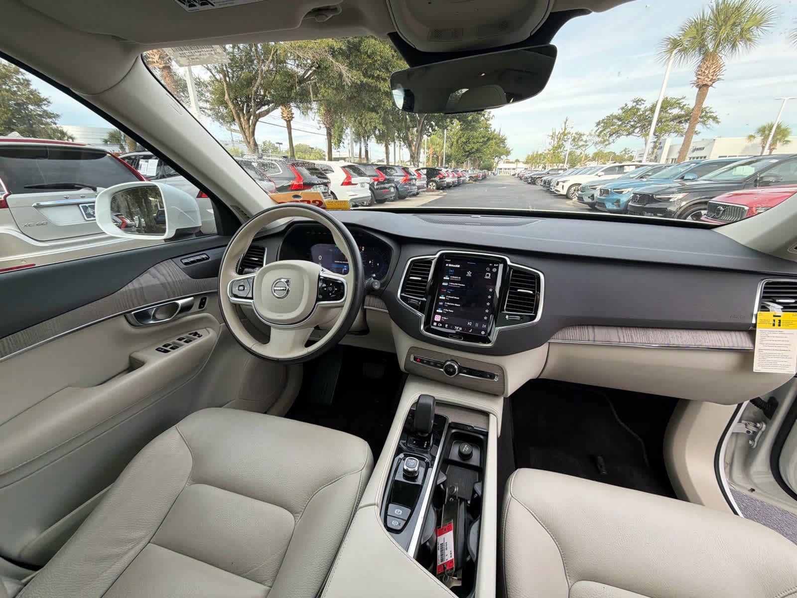 Certified 2023 Volvo XC90 B6 Plus w/ Protection Package Premier AWD/4WD image 21