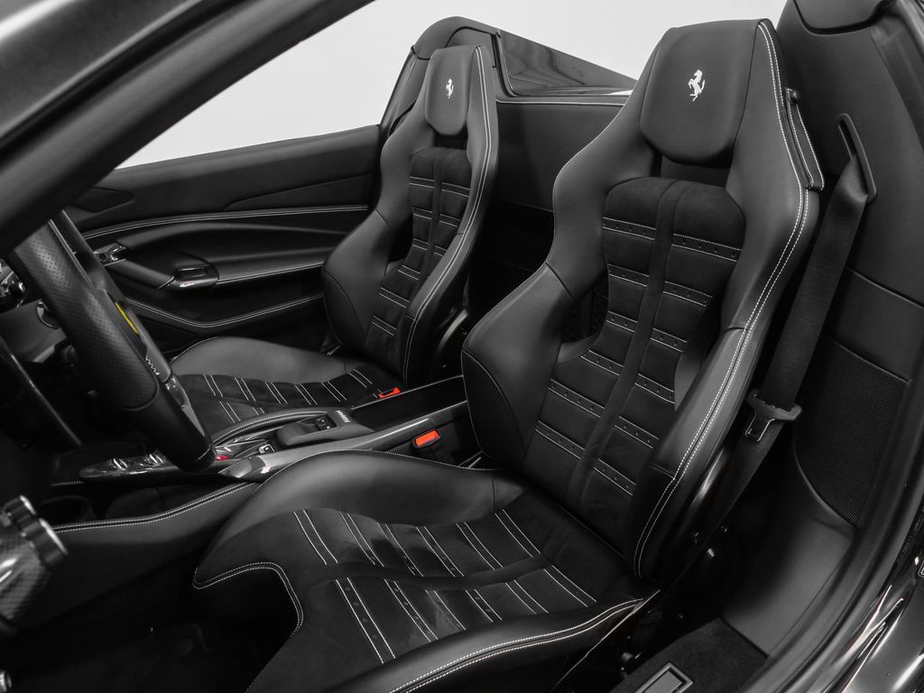 Certified 2021 Ferrari F8 Tributo RWD image 3