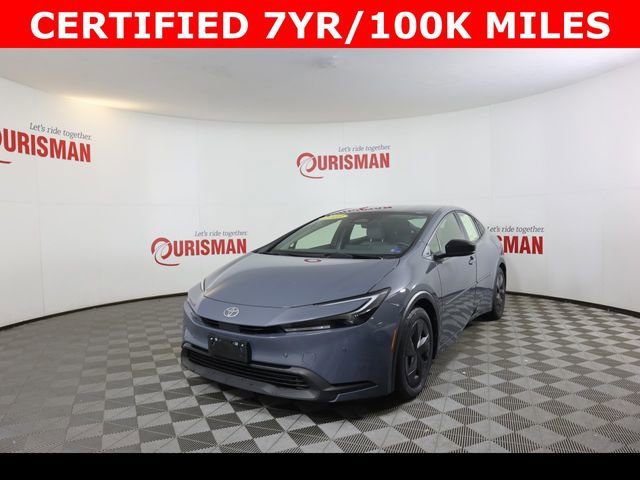 Used 2023 Toyota Prius LE video 1