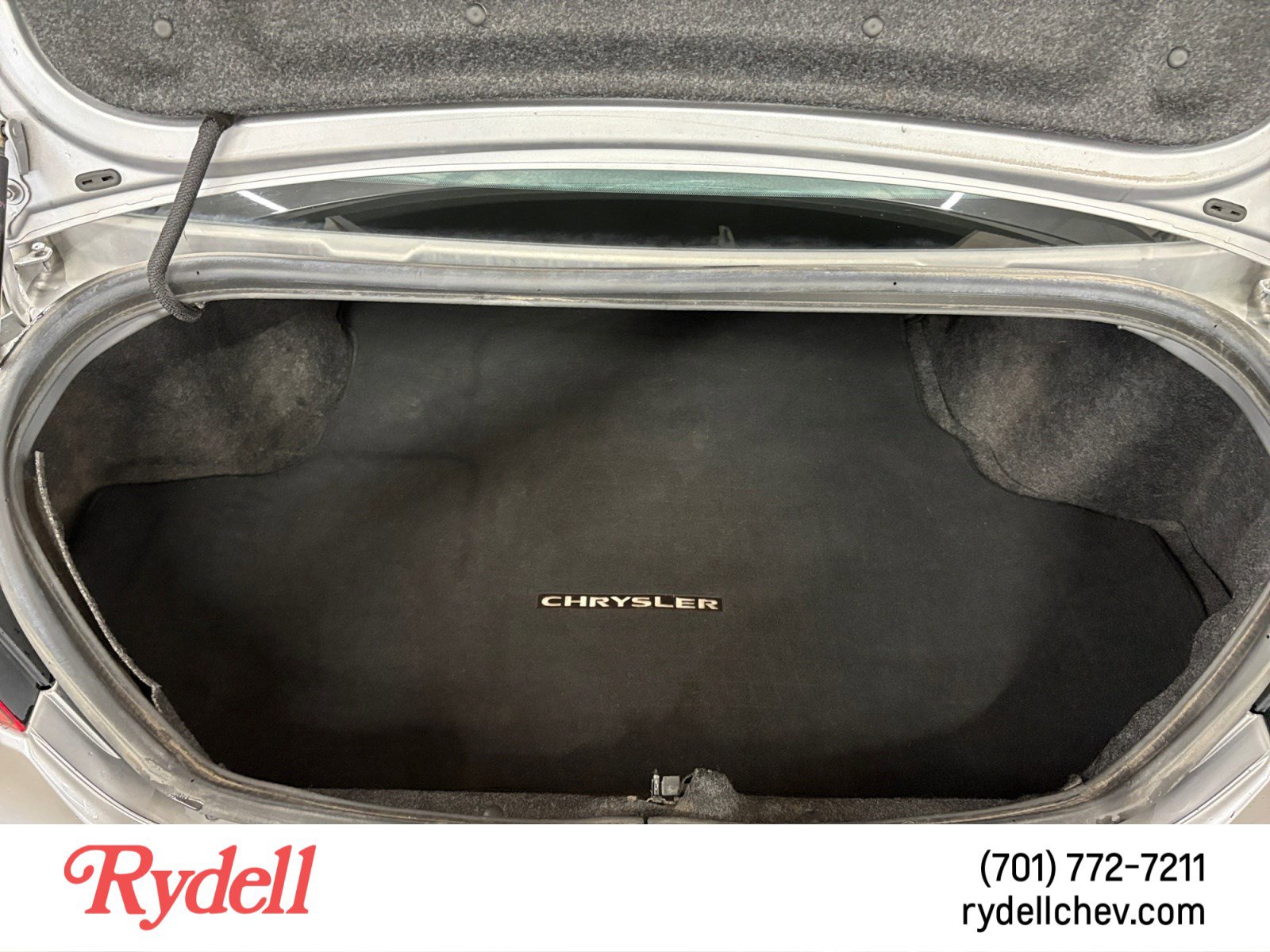 Used 2013 Chrysler 200 Touring w/ S Exterior Appearance Pkg FWD image 18