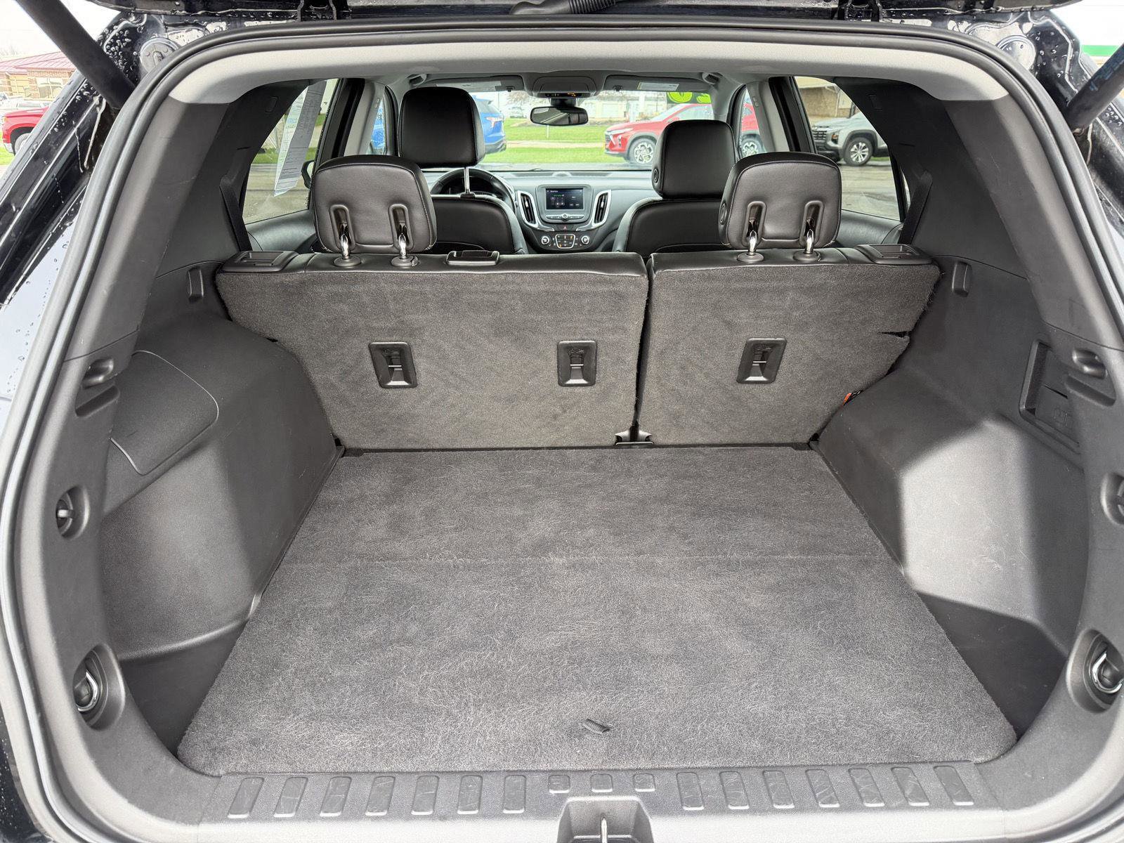 Used 2020 Chevrolet Equinox LT w/ Midnight Edition image 9