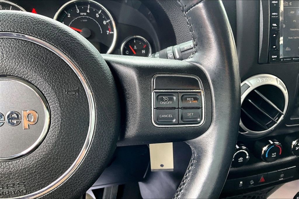 Used 2015 Jeep Wrangler Unlimited Sahara AWD/4WD image 18