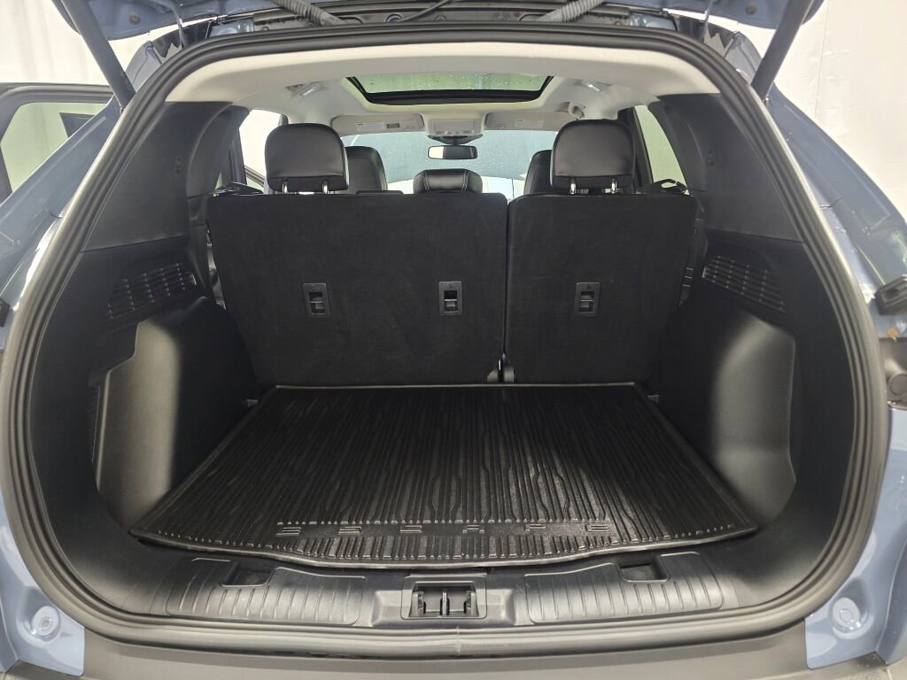 Used 2025 Ford Escape Platinum w/ Premium Technology Package image 11