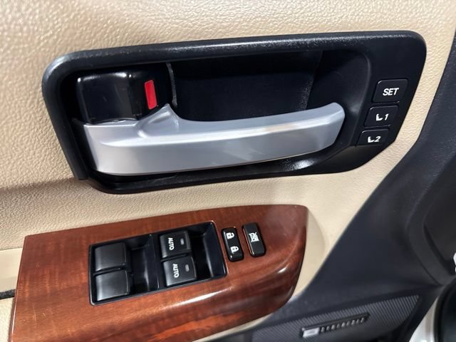 Used 2015 Toyota Sequoia Platinum AWD/4WD image 3