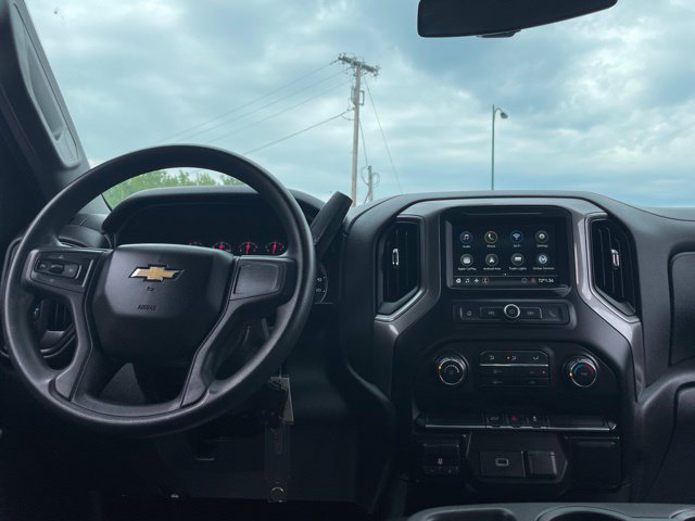 Used 2019 Chevrolet Silverado 1500 Custom w/ Custom Value Package AWD/4WD image 17