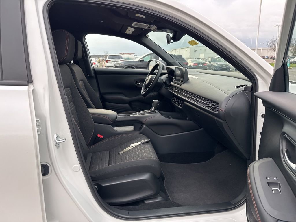 Certified 2025 Honda HR-V Sport image 38