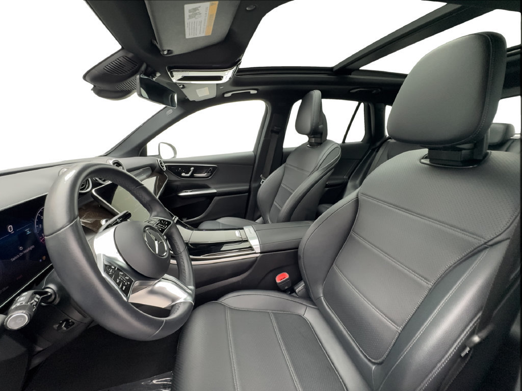 Used 2025 Mercedes-Benz GLC 300 image 21