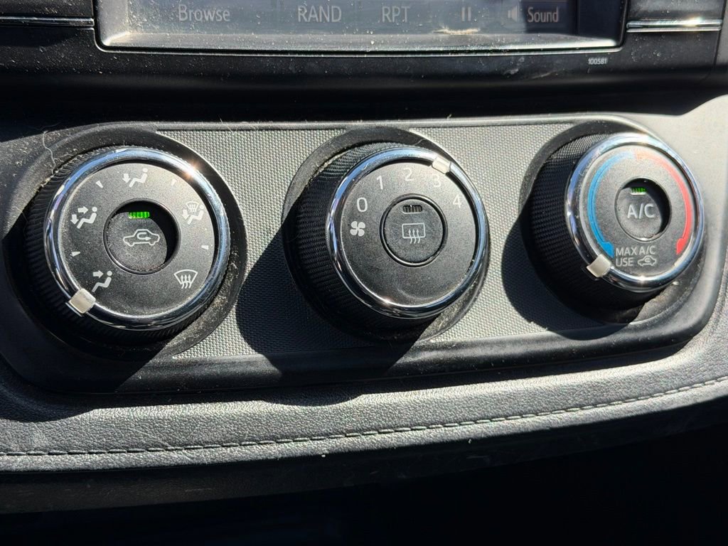 Used 2016 Toyota RAV4 LE FWD image 18