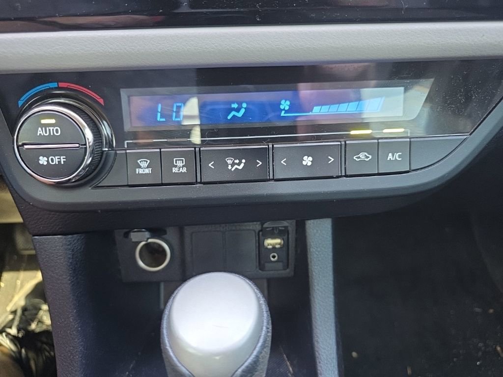 Used 2014 Toyota Corolla LE image 24