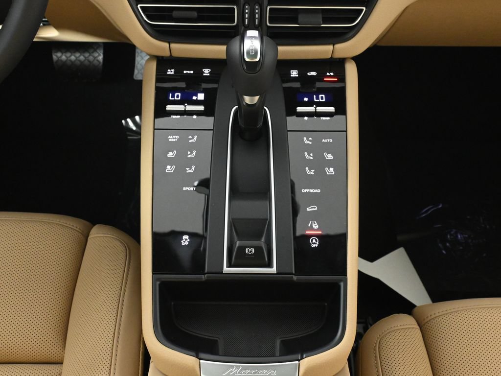New 2026 Porsche Macan AWD/4WD image 24