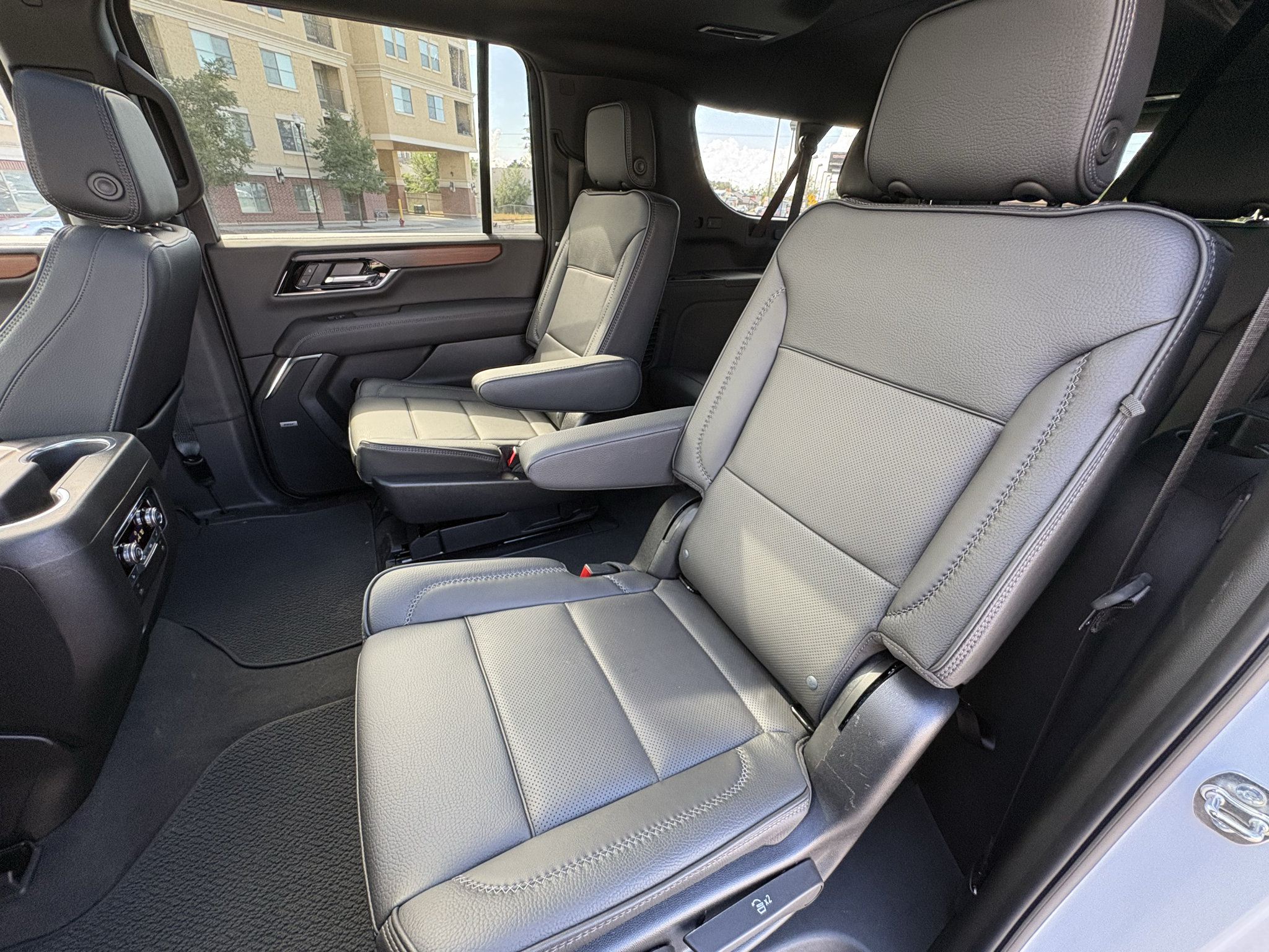 Used 2026 GMC Yukon XL Denali w/ Sun & Power Step Package AWD/4WD image 19