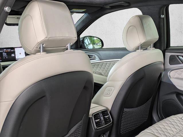 Used 2022 Genesis G70 3.3T RWD image 21