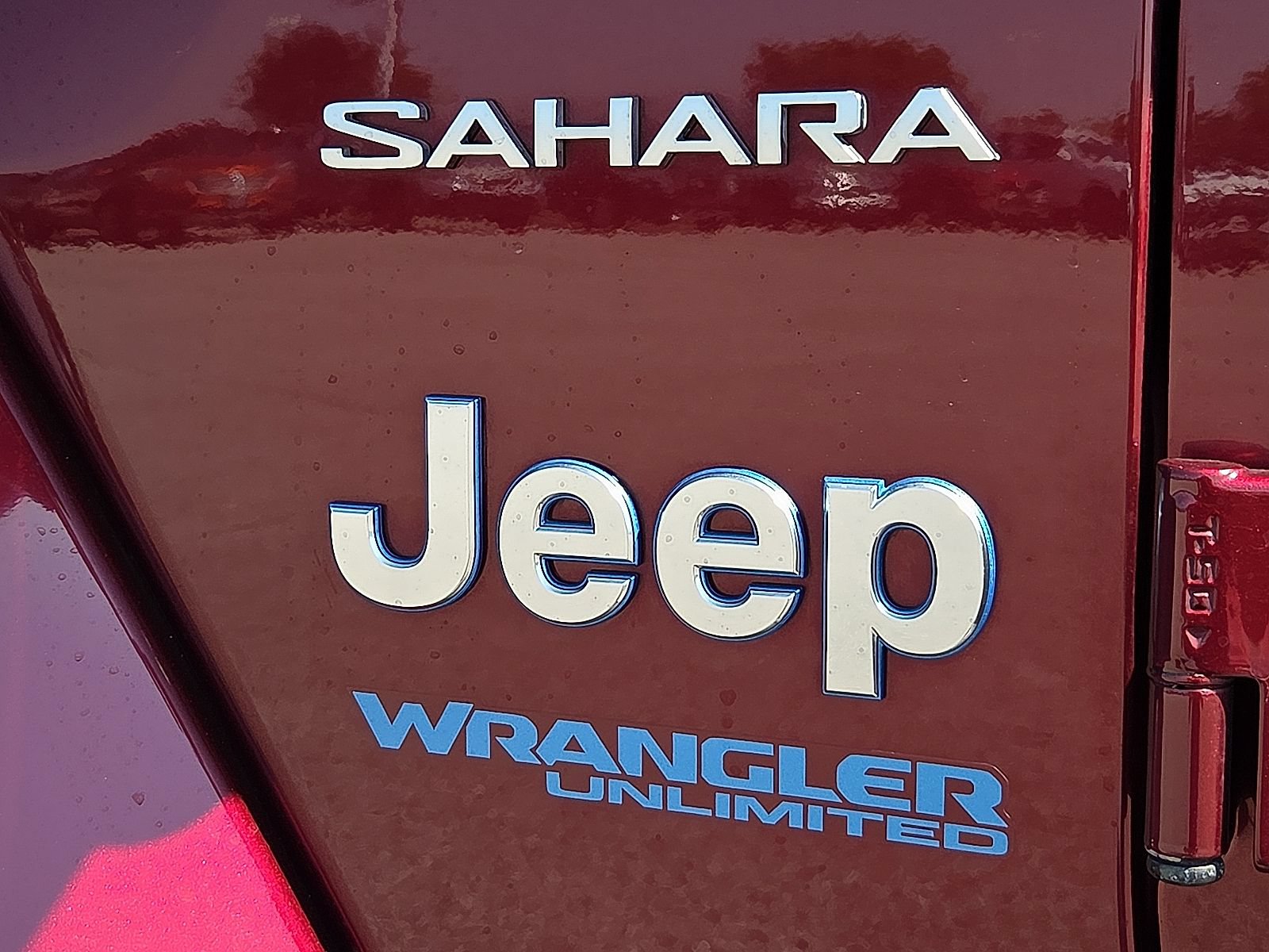 Used 2021 Jeep Wrangler Unlimited Sahara w/ Cold Weather Group AWD/4WD image 9