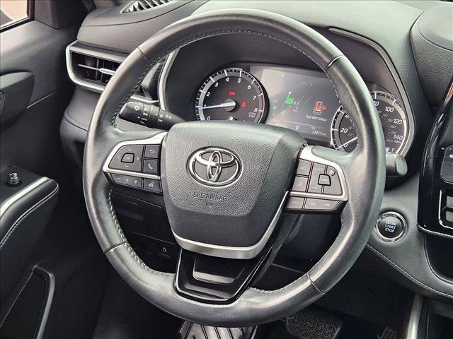 Used 2022 Toyota Highlander XSE image 10