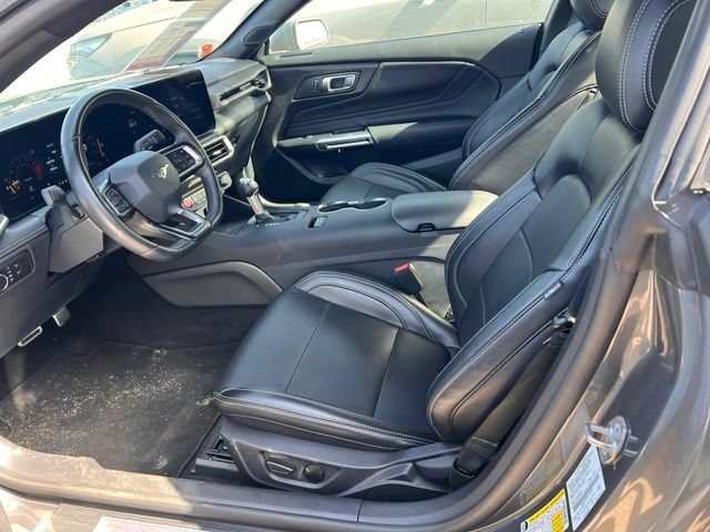 Used 2025 Ford Mustang Premium RWD image 8