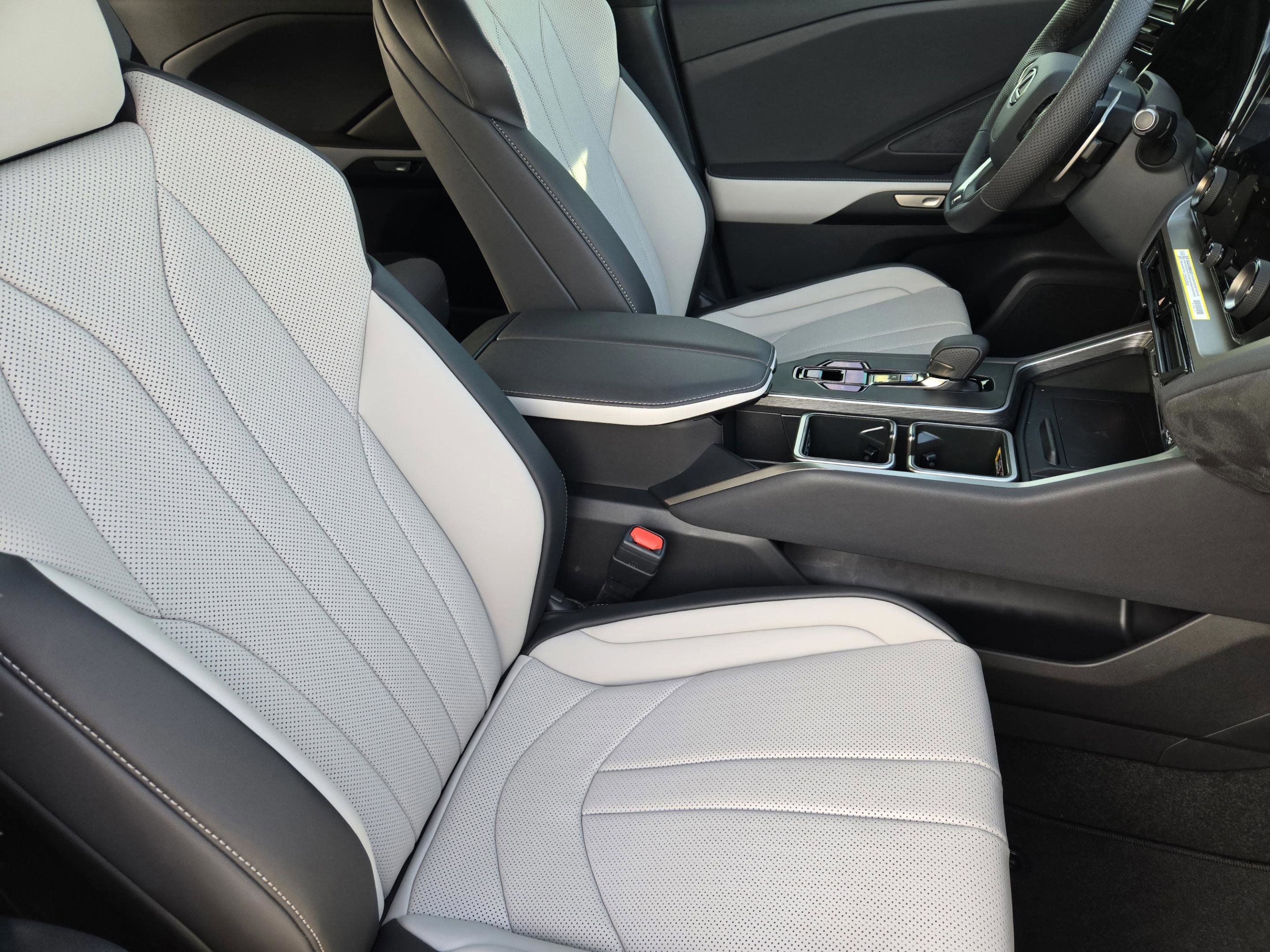 New 2026 Lexus TX 500h AWD image 9