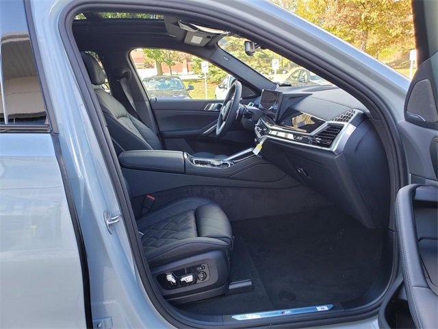New 2026 BMW X6 xDrive40i w/ Climate Comfort Package image 17