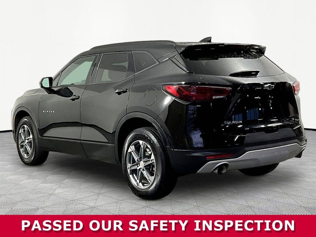 Used 2024 Chevrolet Blazer LT w/ Convenience Package FWD image 4