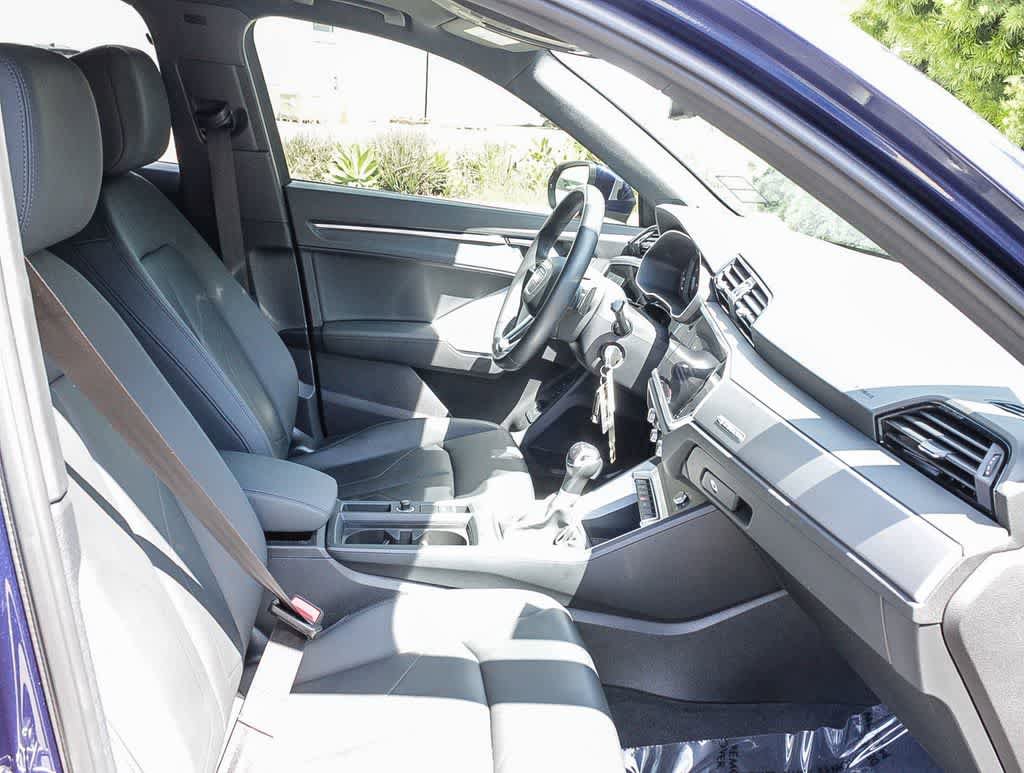 Used 2022 Audi Q3 2.0T Premium w/ Convenience Package AWD/4WD image 38