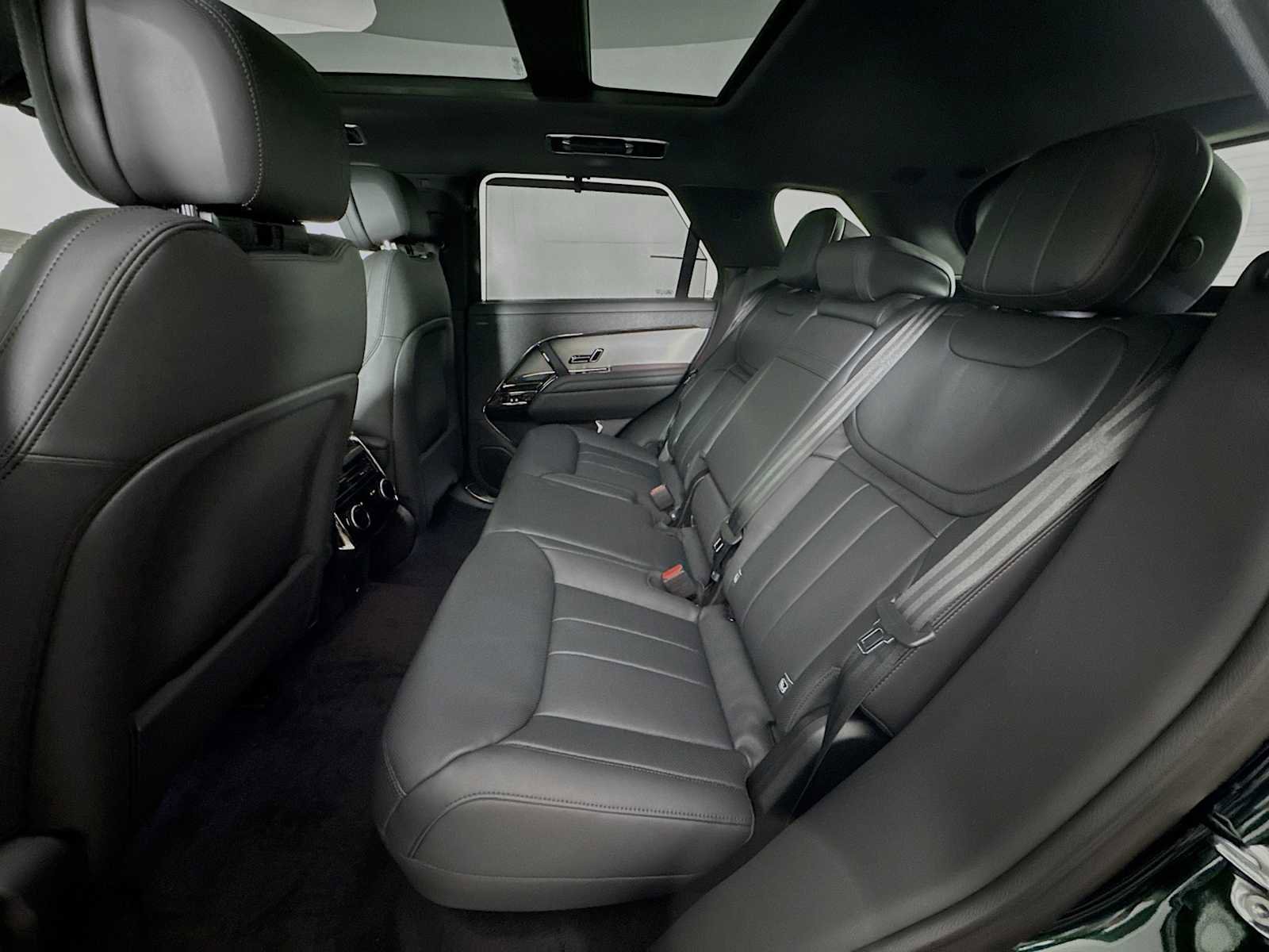 New 2025 Land Rover Range Rover Sport SE image 22
