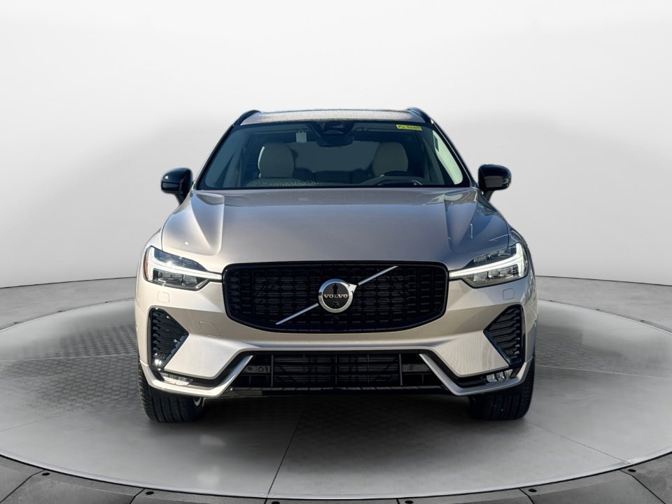 New 2025 Volvo XC60 B5 Ultra w/ Protection Package Premier image 2